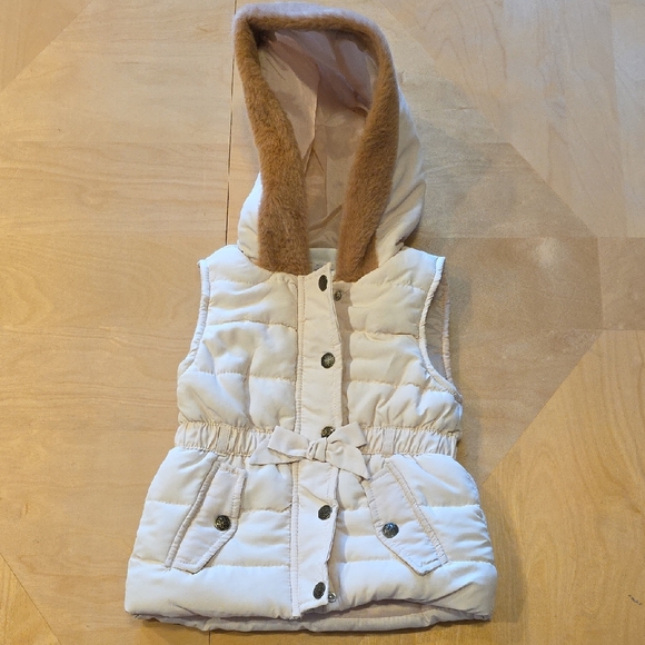 Nicole Miller Other - Nicole Miller- Cream Puffer Vest With Faux Fur Hood. Size 3T. NWOT